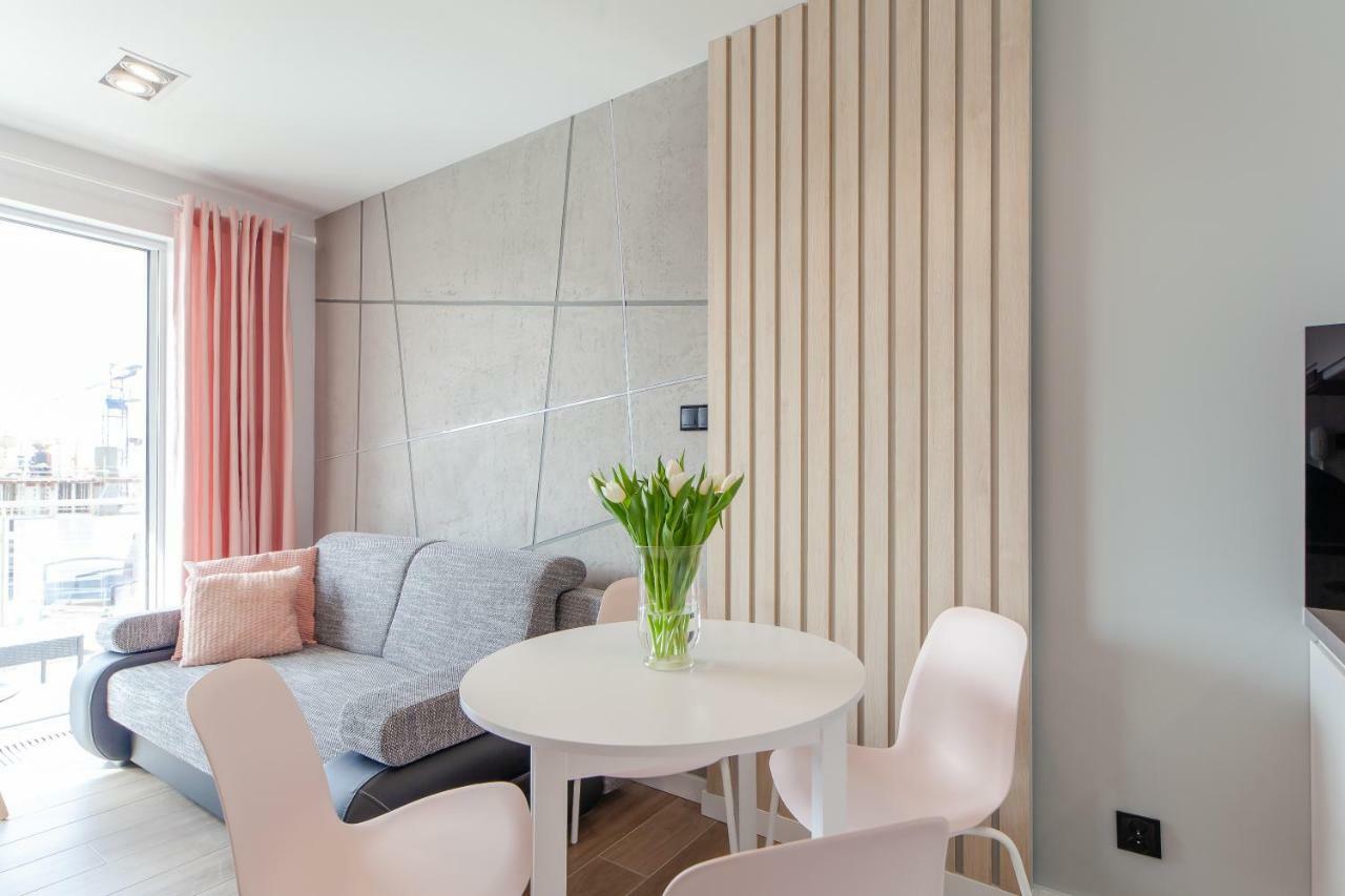Apartment Pink Flamingo By Noclegi Renters Miedzyzdroje Exteriör bild